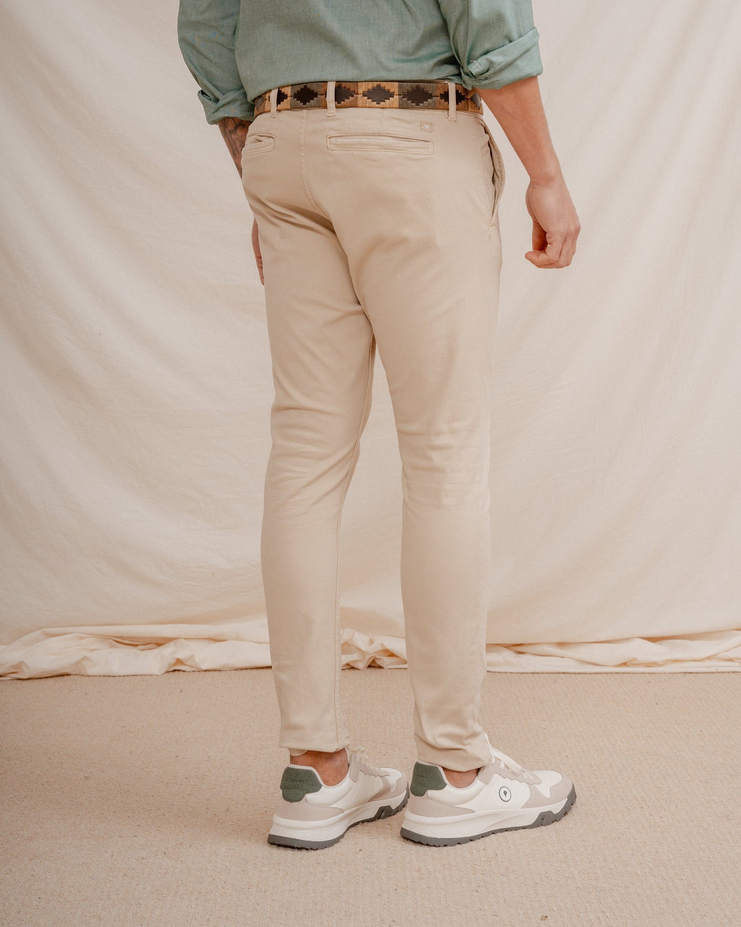 PANTALÓN CHINO SKINNY CAMEL