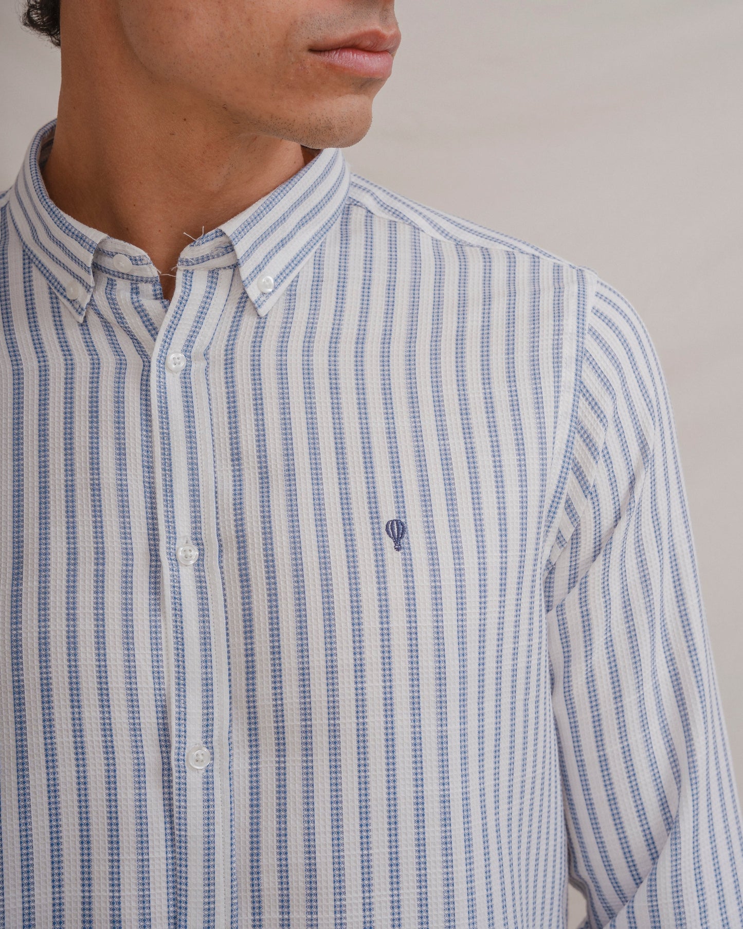 CAMISA ESTRUCTURA RAYA CELESTE