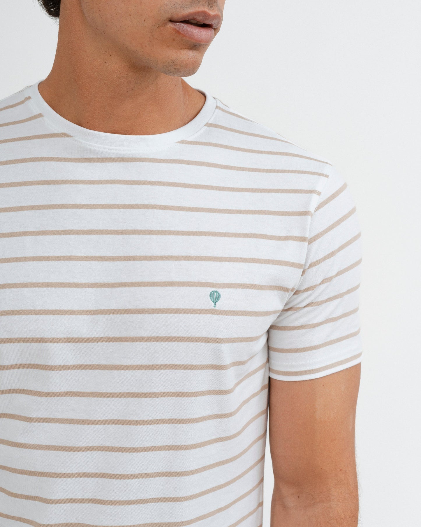 CAMISETA RAYA TEJIDA BEIGE