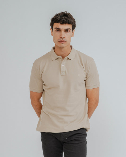 POLO BÁSICO REGULAR FIT BEIGE