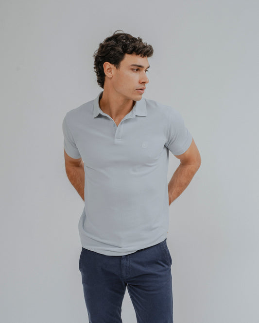 POLO BÁSICO REGULAR FIT CELESTE