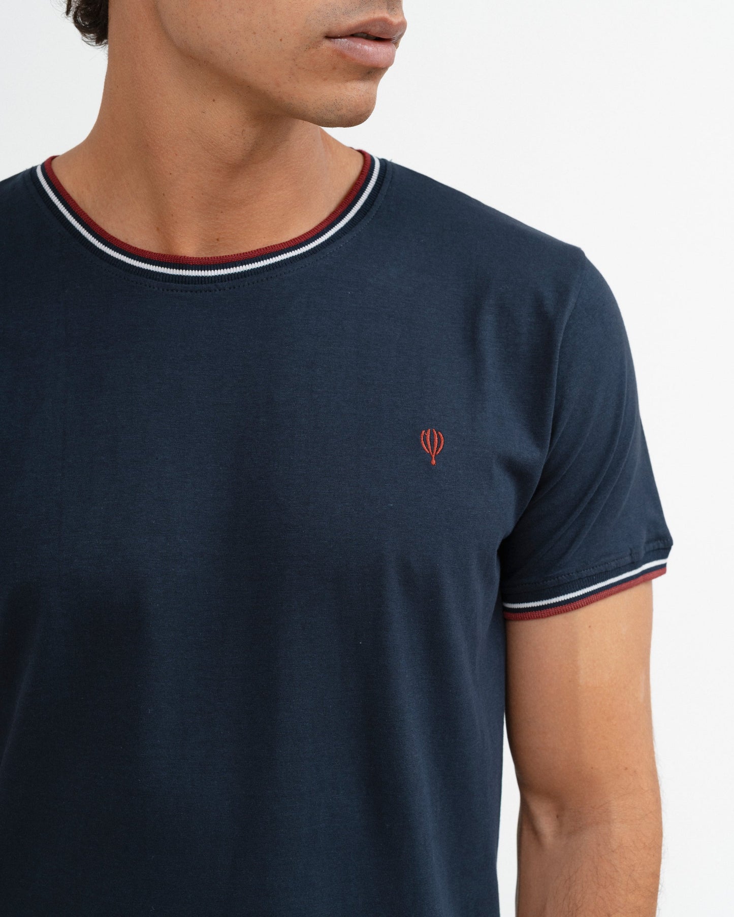 CAMISETA BÁSICA RIBETE BICOLOR