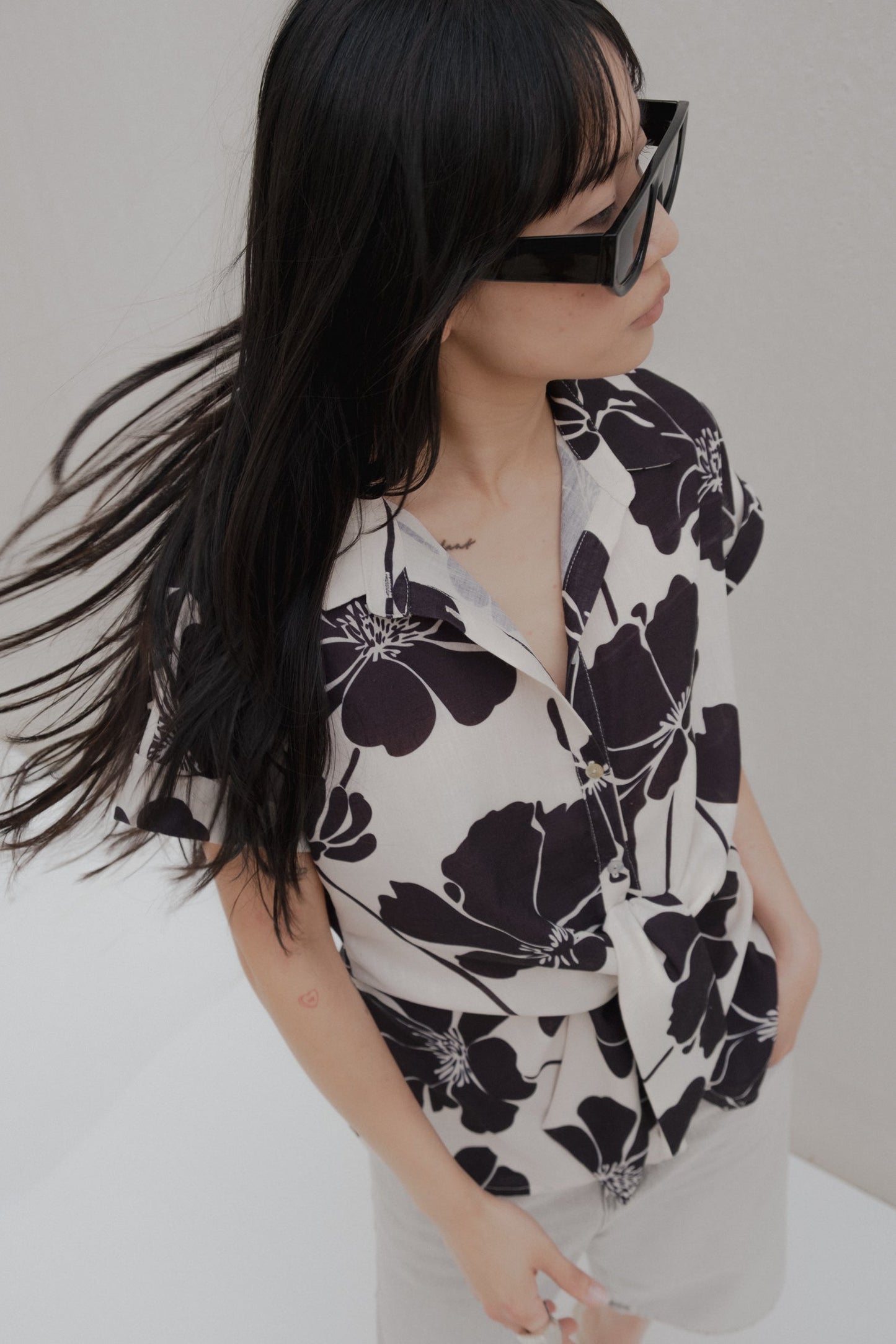 CAMISA NUDO ESTAMPADA