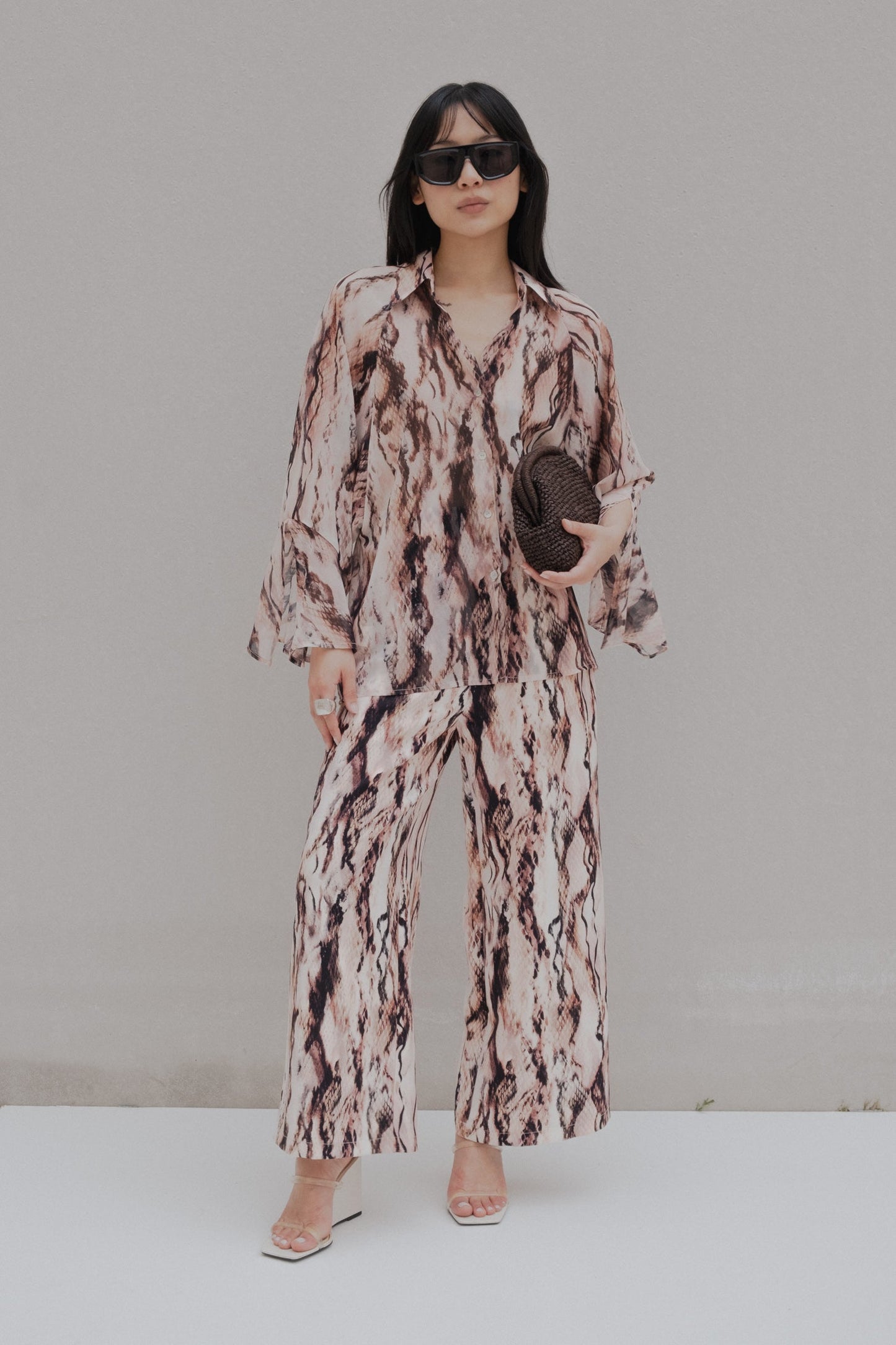 CAMISA SEMITRANSPARENTE ESTAMPADA