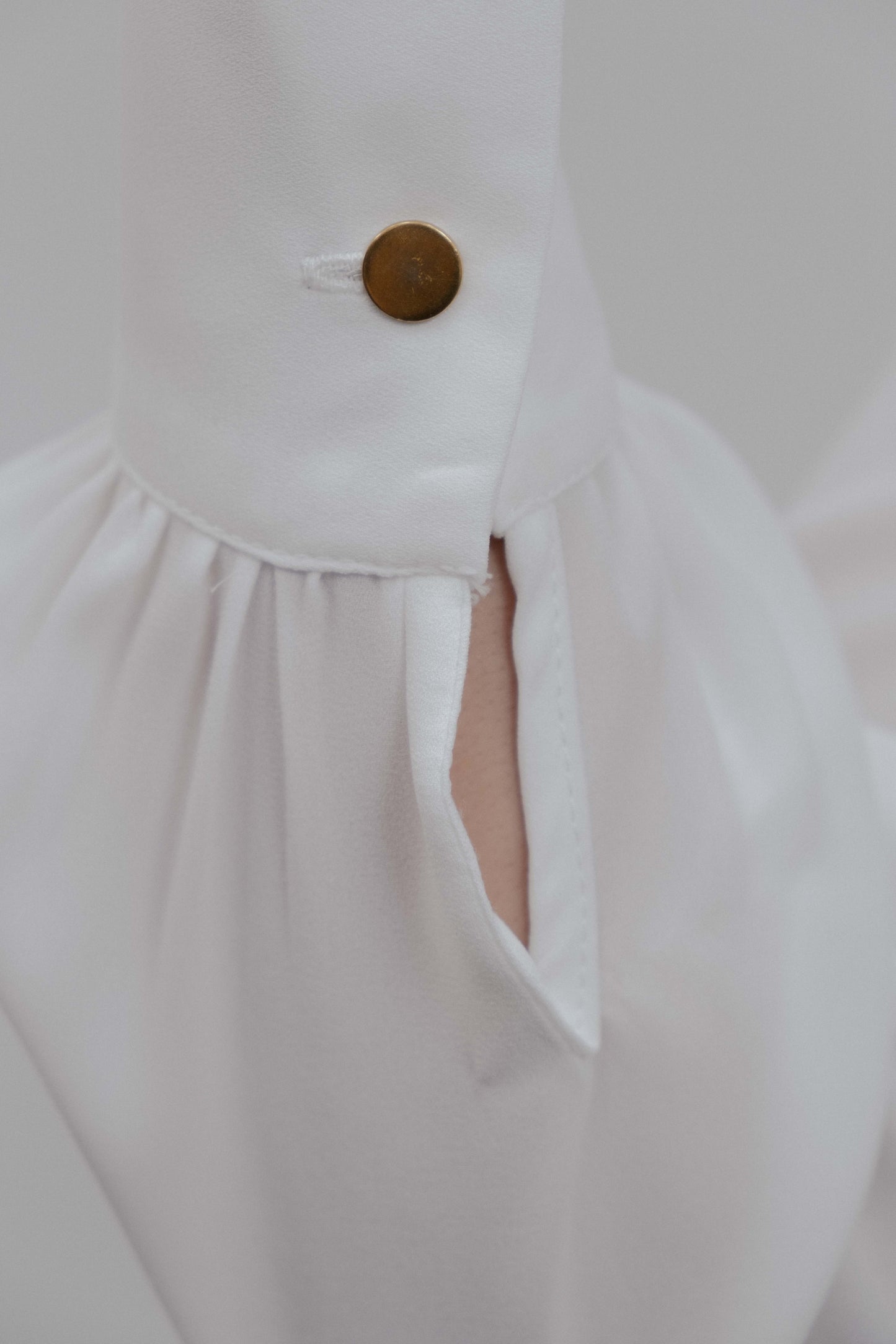 BLUSA DETALLE PAÑUELO